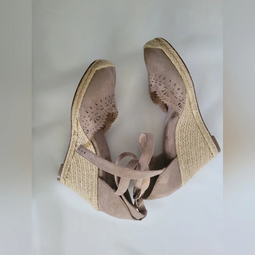 Kelly & Katie Espadrille Wedge Shoes 9.5 Cut Out Excellent Condition